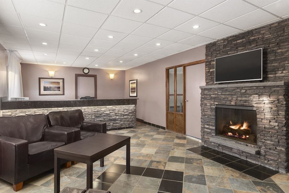 Travelodge by Wyndham Meadow Lake 3