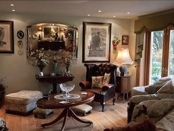 Little Red Rooster Rest and Spa 2