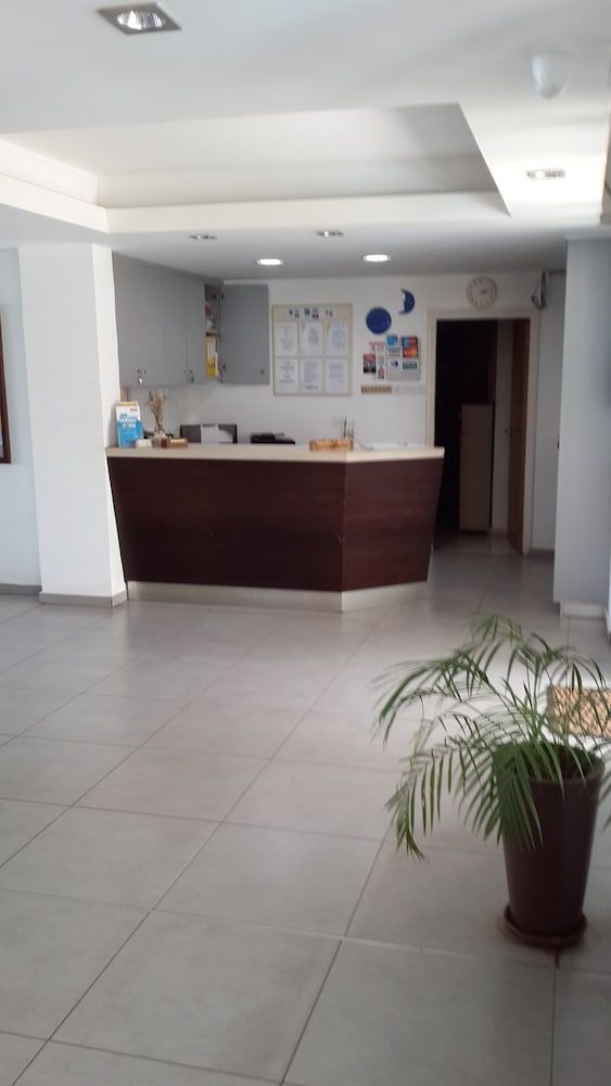 Captain Karas Holiday APTS 2