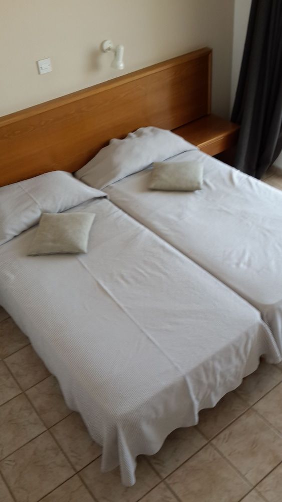 Captain Karas Holiday APTS 3