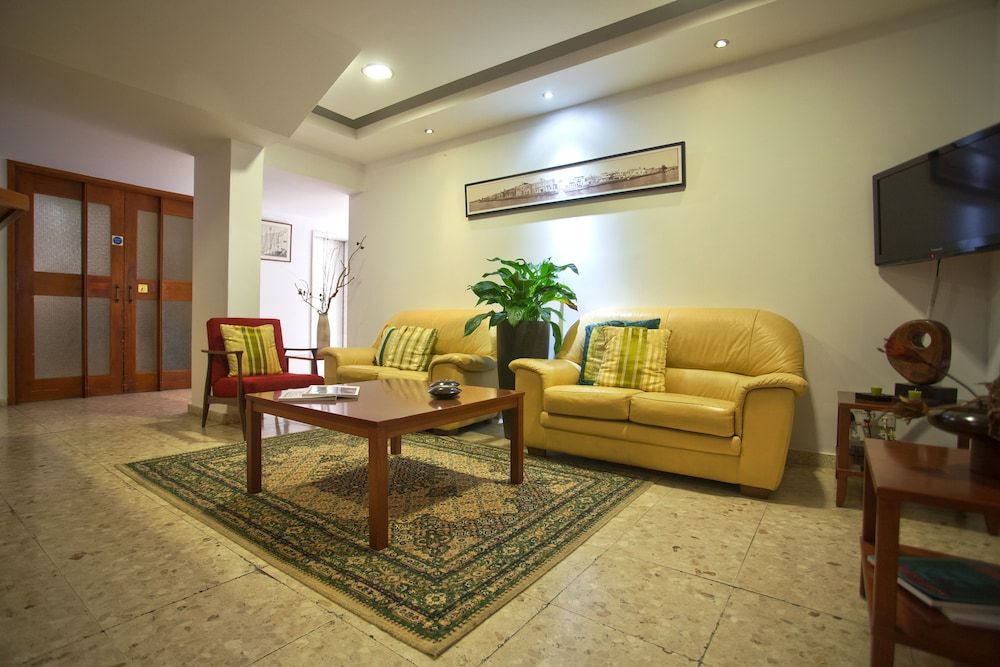 Pigeon Beach Hotel Apartments 3 Pigeon Beach Hotel Apartments 3