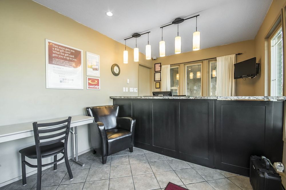 Econo Lodge Vernon 3