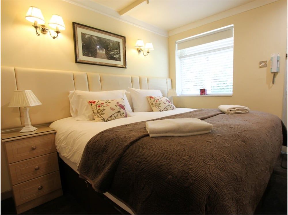 Henley Boutique Lodges 3 Henley Boutique Lodges 3