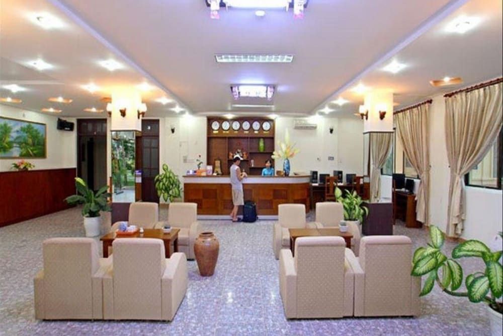 OYO 594 Cua Dai Beach 3