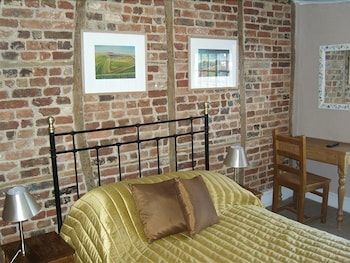 Crown at Aldbourne 3