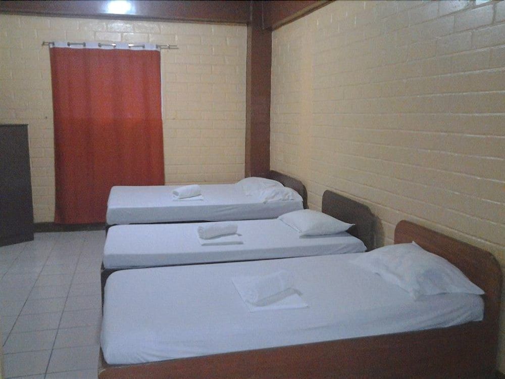 La Maria Pension & Tourist Inn Hotel 3