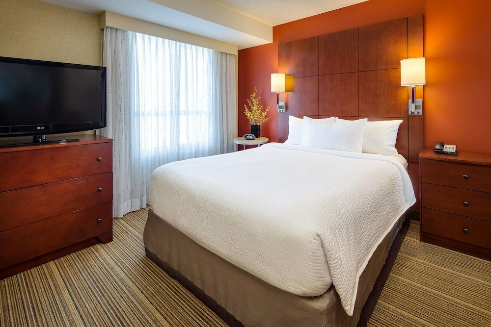 Residence Inn by Marriott Calgary Airport 3 Residence Inn by Marriott Calgary Airport 3