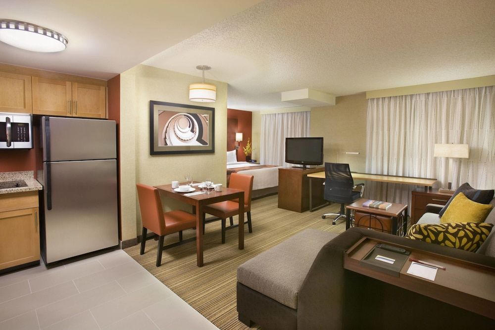 Residence Inn by Marriott Calgary Airport 1 Residence Inn by Marriott Calgary Airport 1