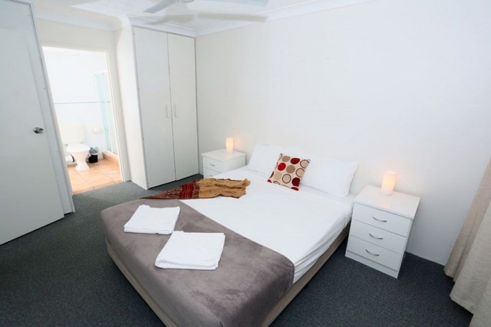 St Tropez Apartments 3