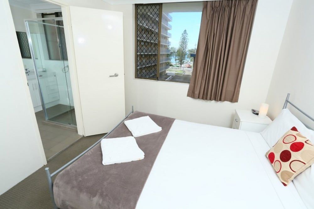 St Tropez Apartments 2