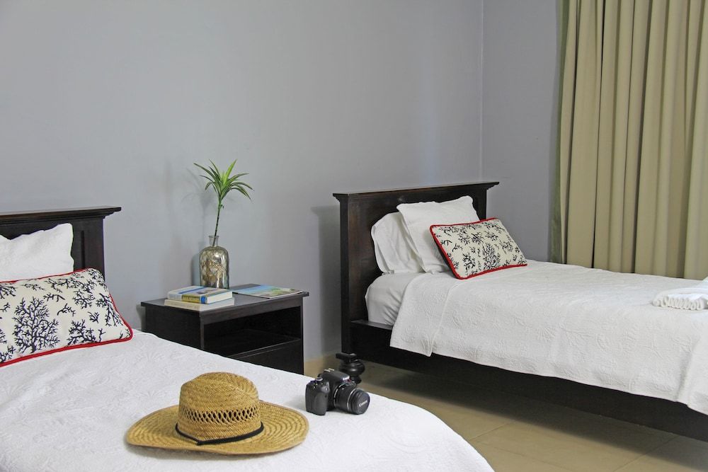 Marina Hotel at Shelter Bay 3