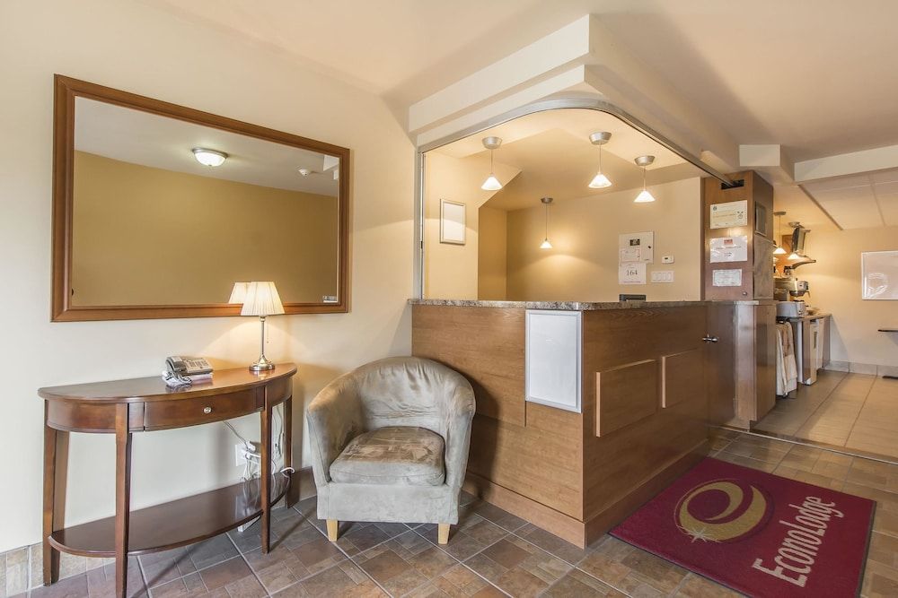 Econo Lodge Temiscouata Sur Le Lac 3