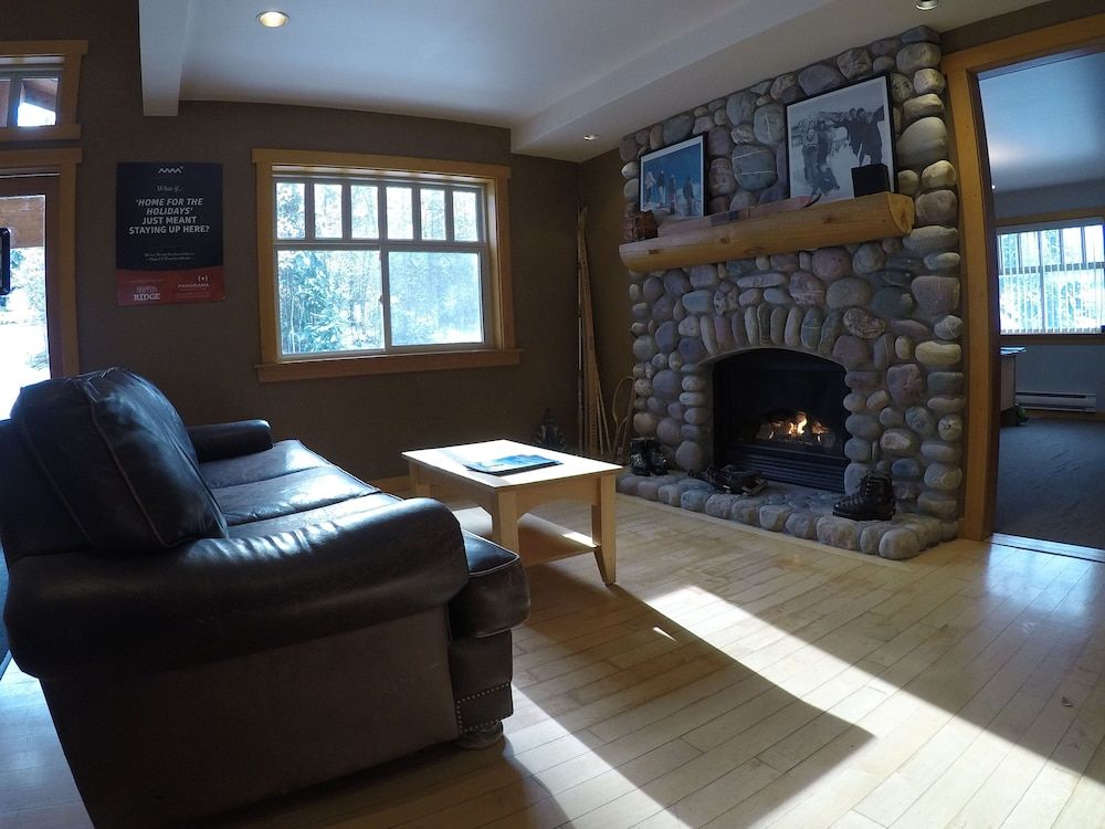 Panorama Vacation Retreat at Horsethief Lodge 3