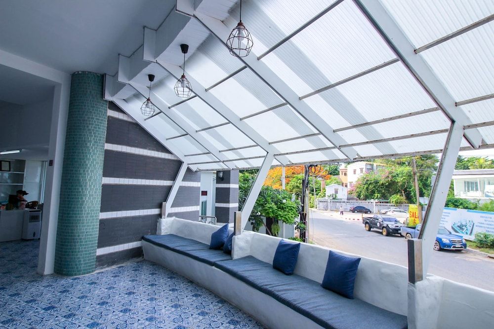 Royal Beach View Suites 3