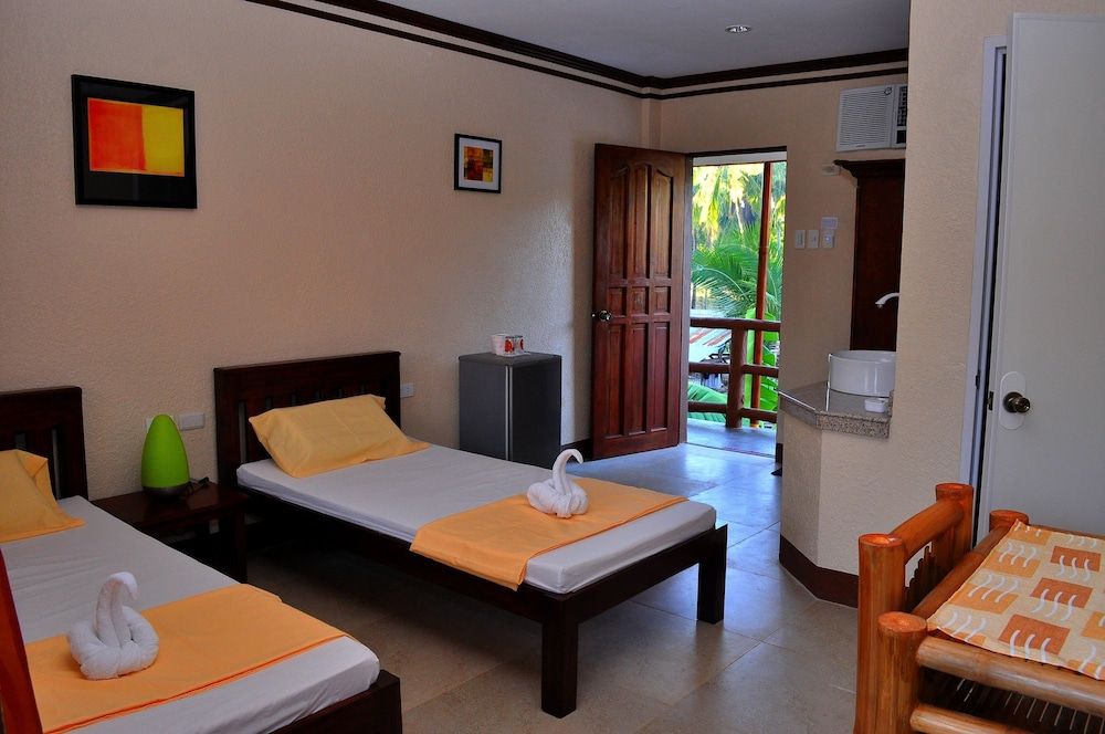 Slam's Garden Dive Resort 3