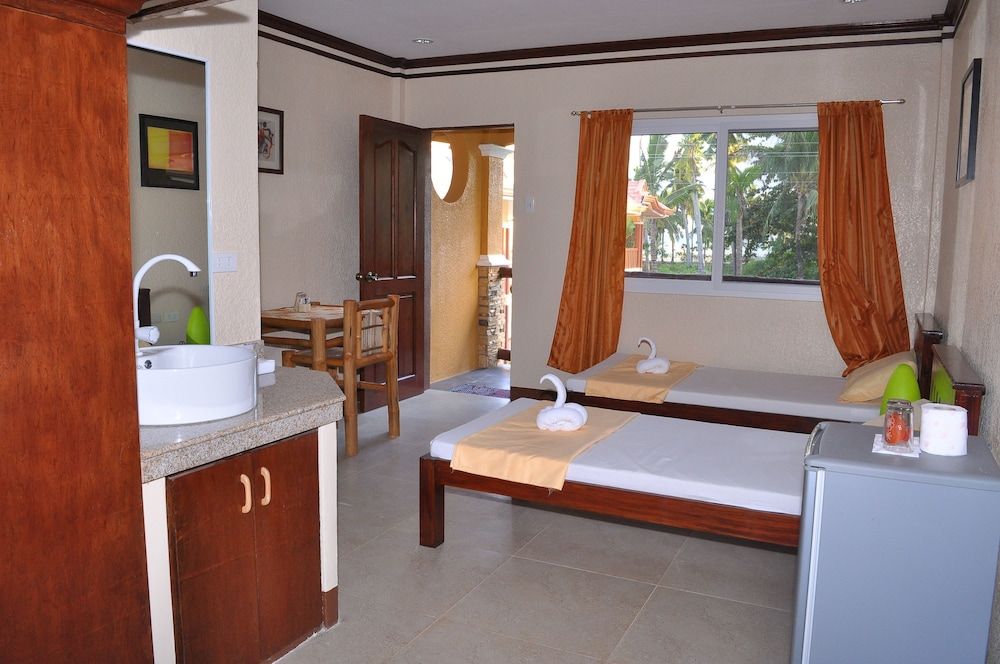 Slam's Garden Dive Resort 2