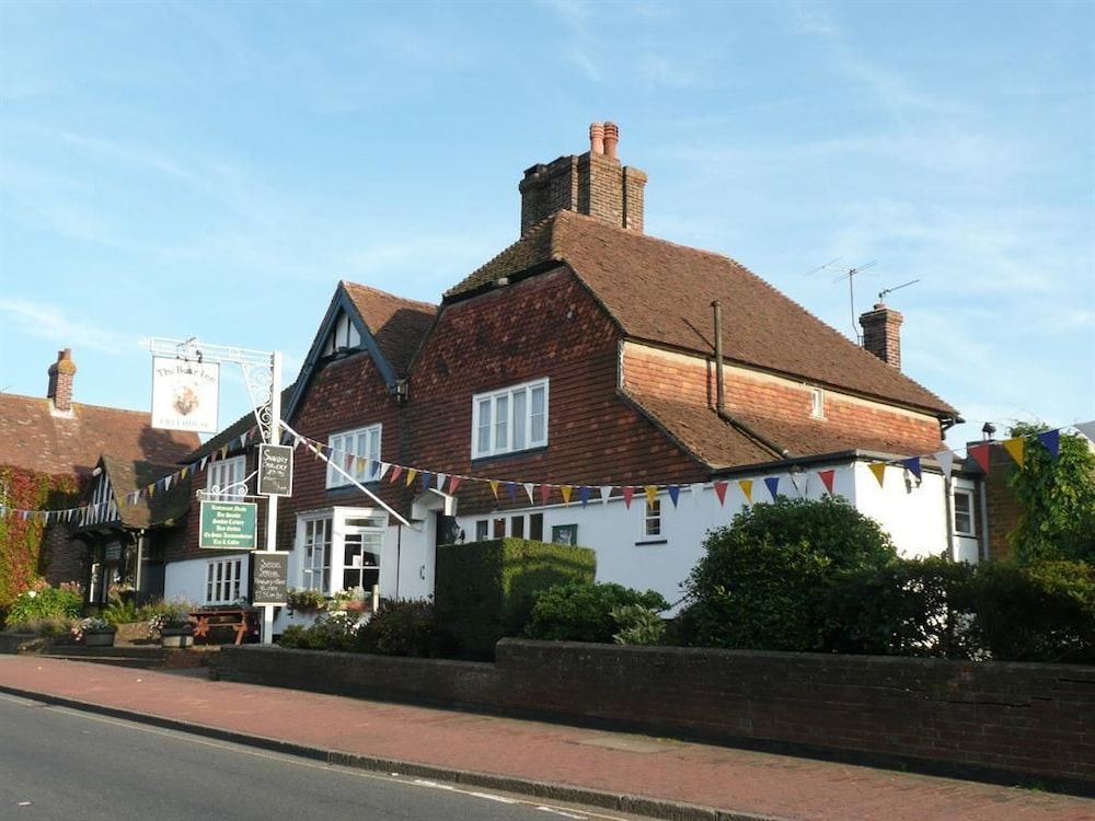 The Bear Inn and Burwash Motel 3 estrelas em Burwash
