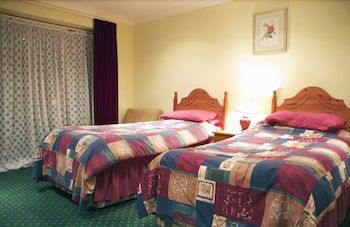 The Bear Inn and Burwash Motel 3