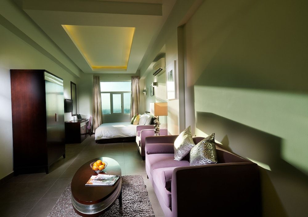 Al Hail Waves Hotel 3