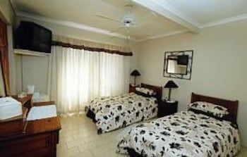 Bluewater Guesthouse 3