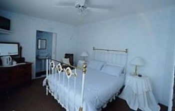 Bluewater Guesthouse 2