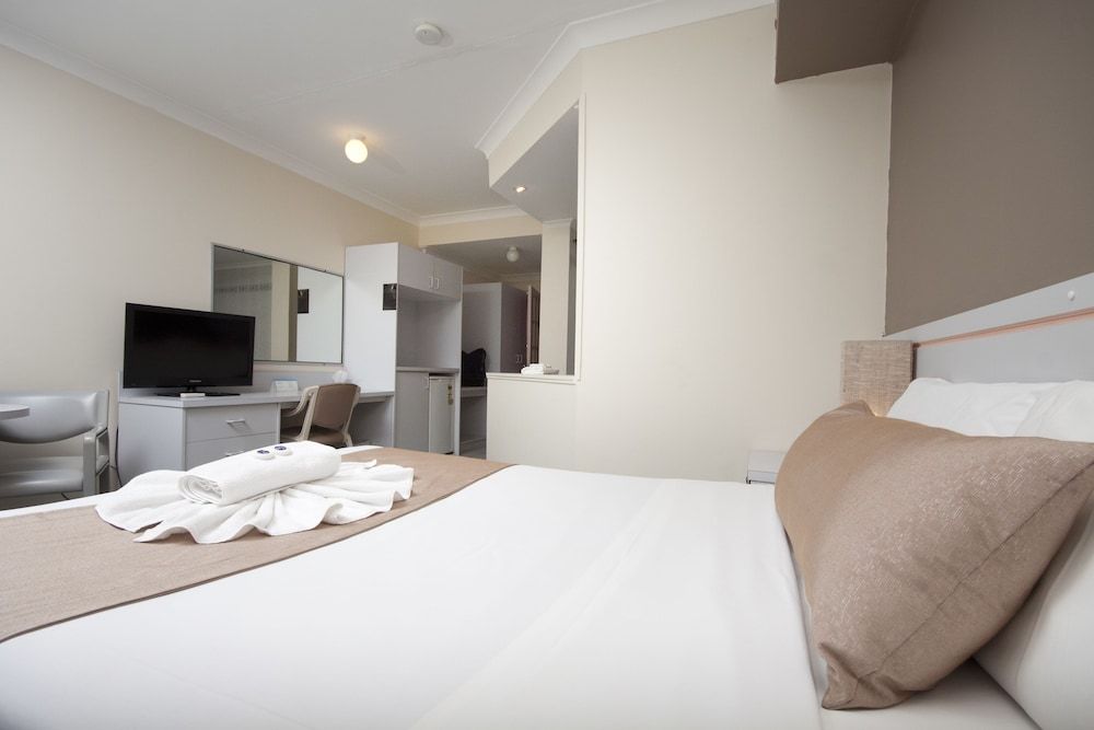 Island Palms Motor Inn 3