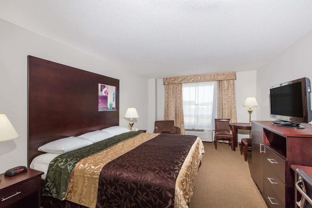 Super 8 by Wyndham Innisfail 3