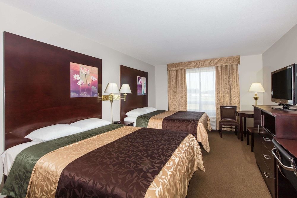 Super 8 by Wyndham Innisfail 2