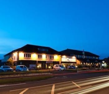 Crofters Hotel 1