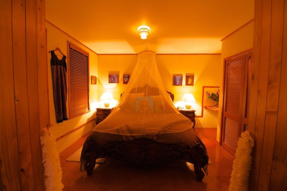 Bethells Beach Cottages 2