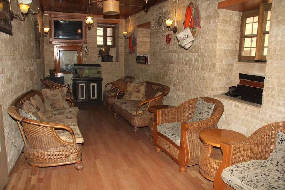 Zeynep Hanim Konagi 3