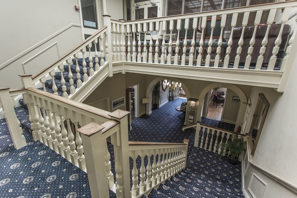 Virginia Court Hotel 2