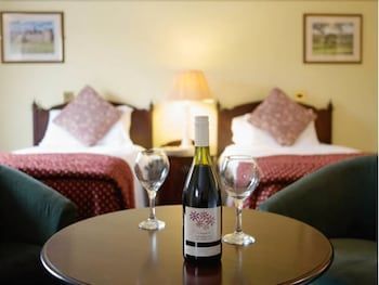 The Cook and Barker Inn 3