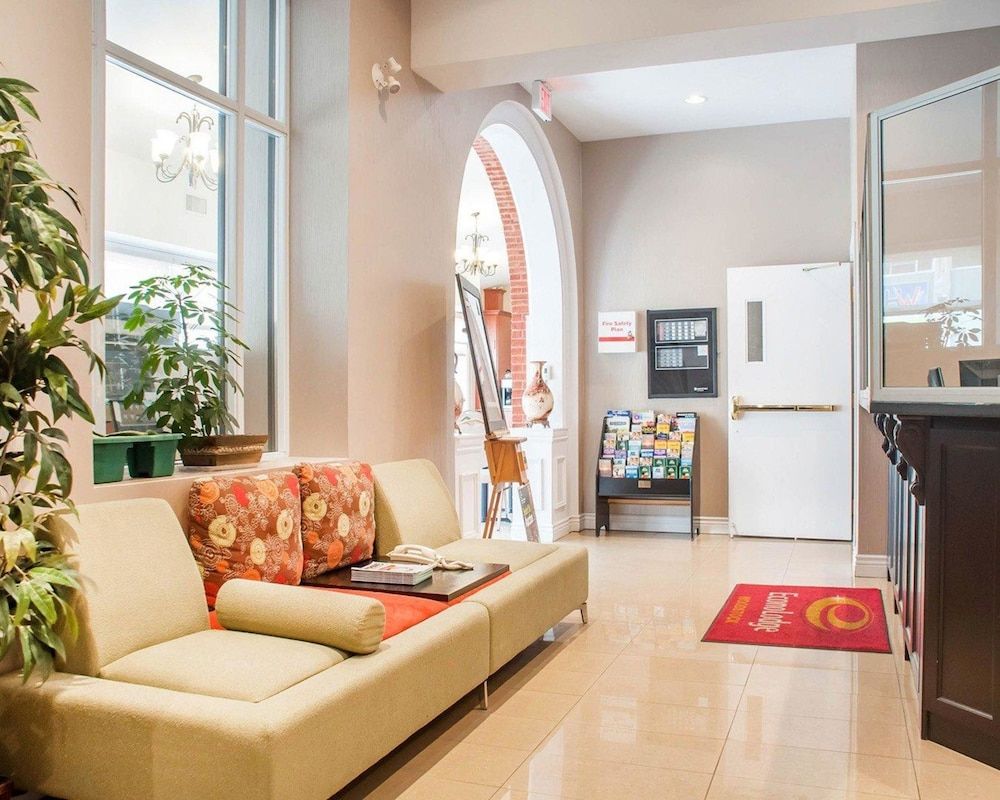 Econo Lodge Woodstock 2