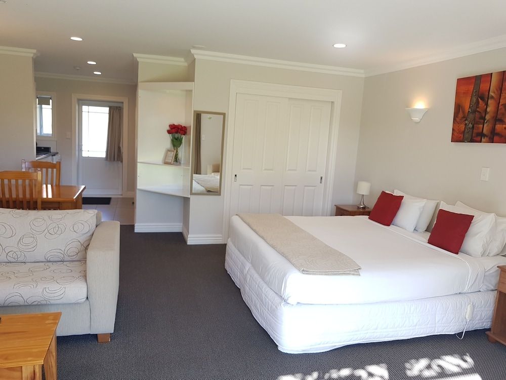 Kerikeri Park Lodge 2