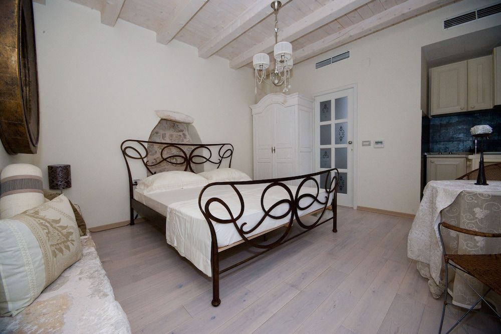 Roko House 1 Roko House 1
