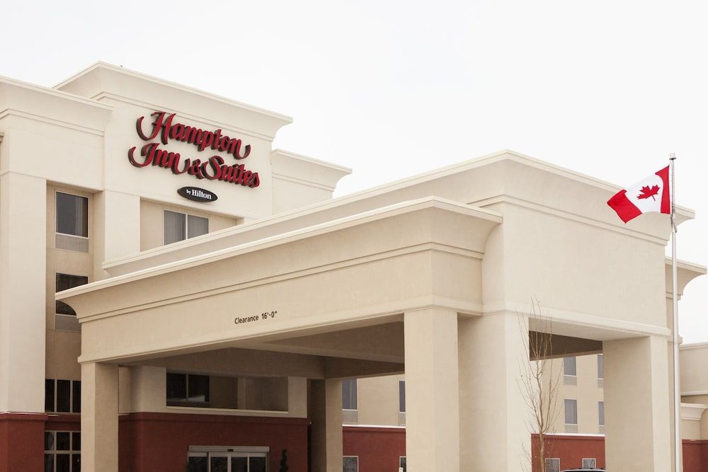 Hampton Inn & Suites by Hilton Lethbridge 1