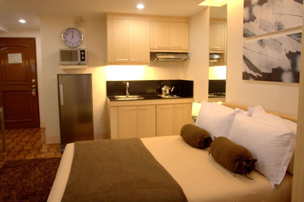 Prince Plaza II Hotel 1