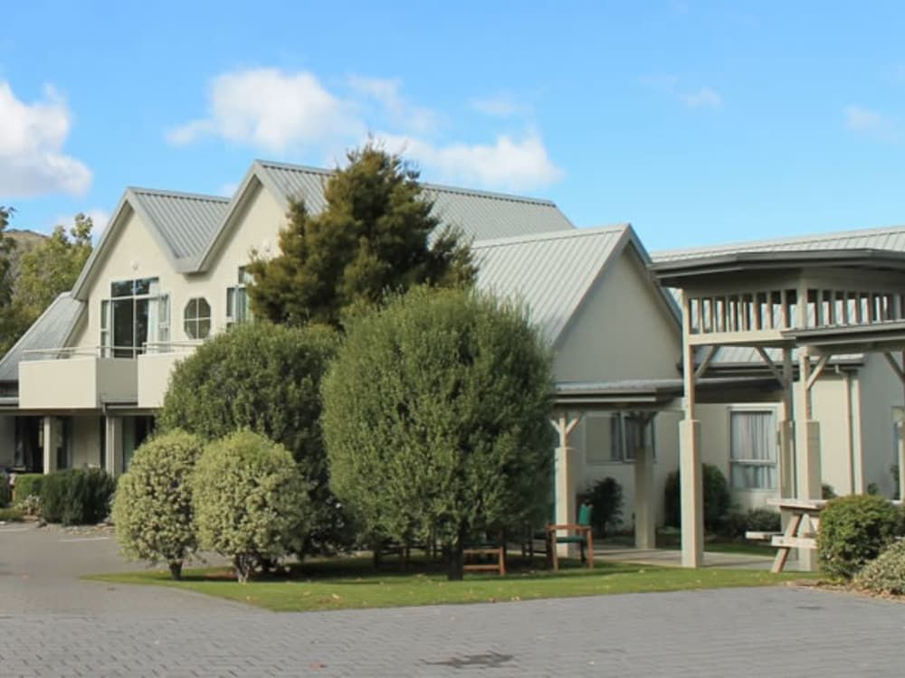 Colonial Manor Motel 2