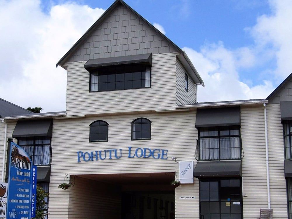 Pohutu Lodge Motel 2