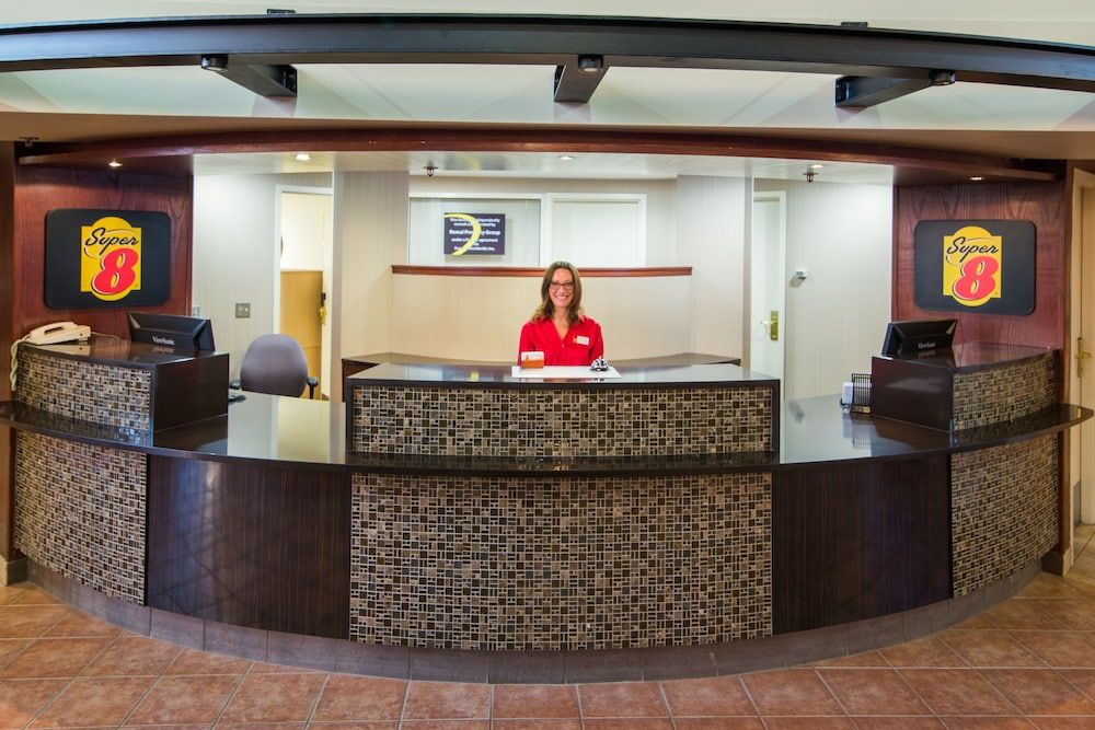 Super 8 by Wyndham Sherwood Park/Edmonton Area 2