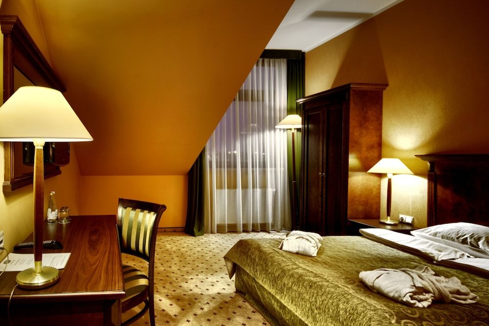 Grand Royal Hotel 2 Grand Royal Hotel 2