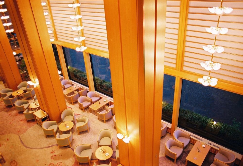 Takarazuka Onsen Hotel Wakamizu 3