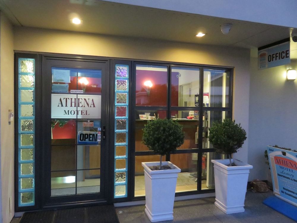 Athena Motel & Apartments 2