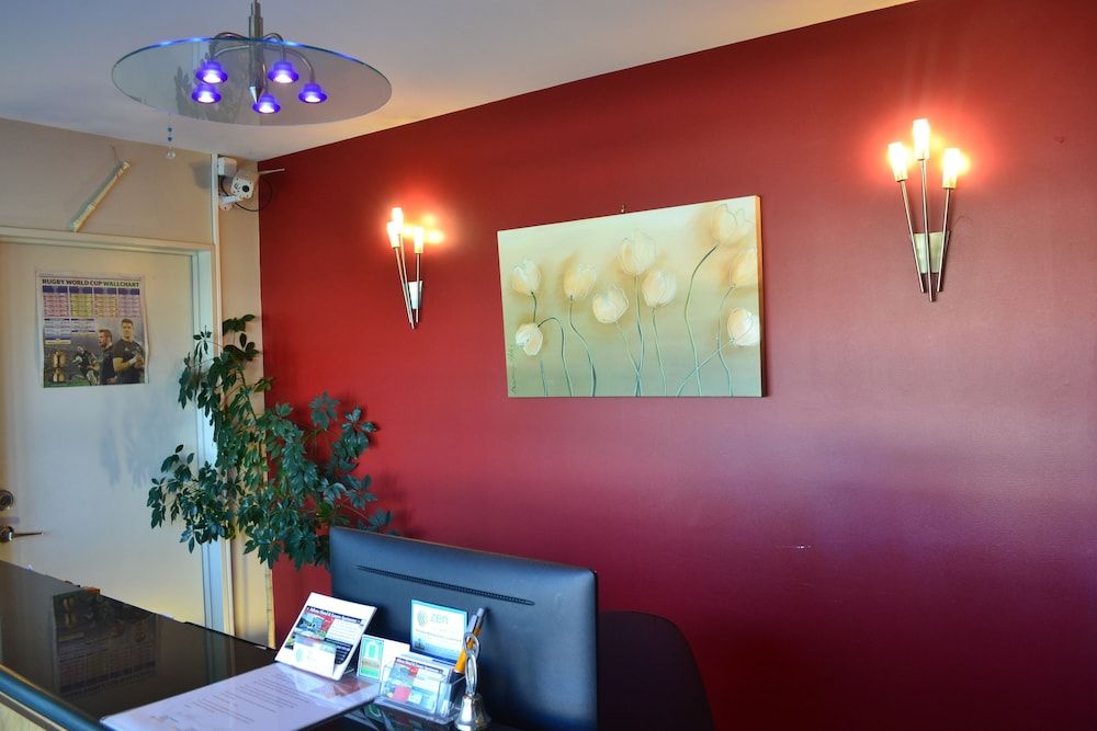 Athena Motel & Apartments 3