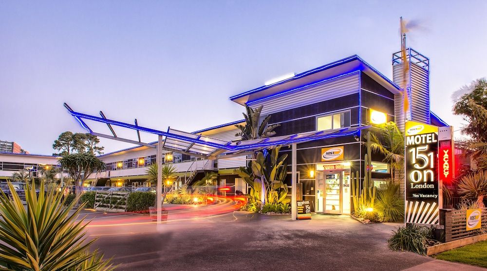 151 on London Motel