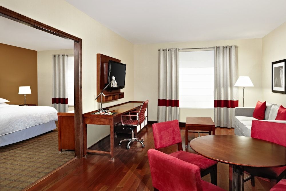 Four Points by Sheraton Calgary Airport 3 Four Points by Sheraton Calgary Airport 3