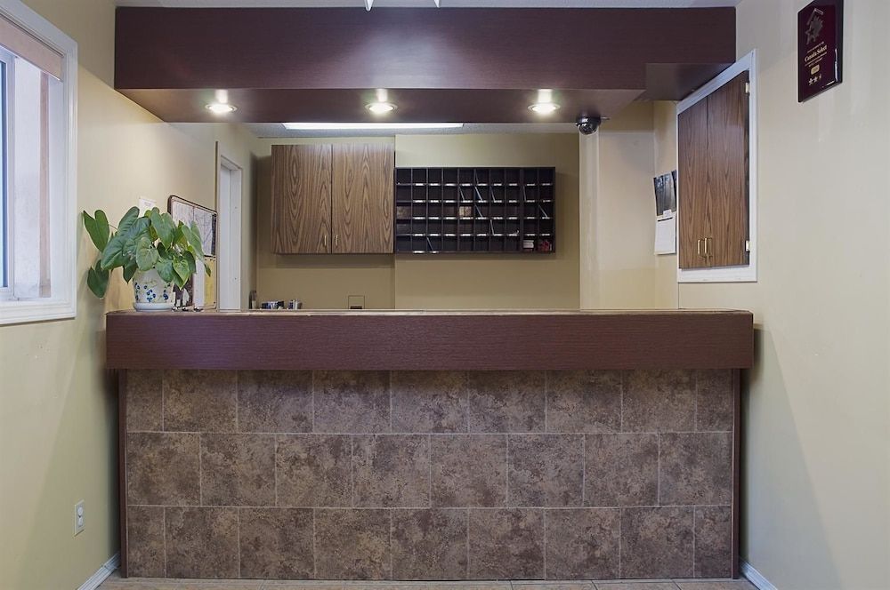 Canadas Best Value Inn Mile 0 3
