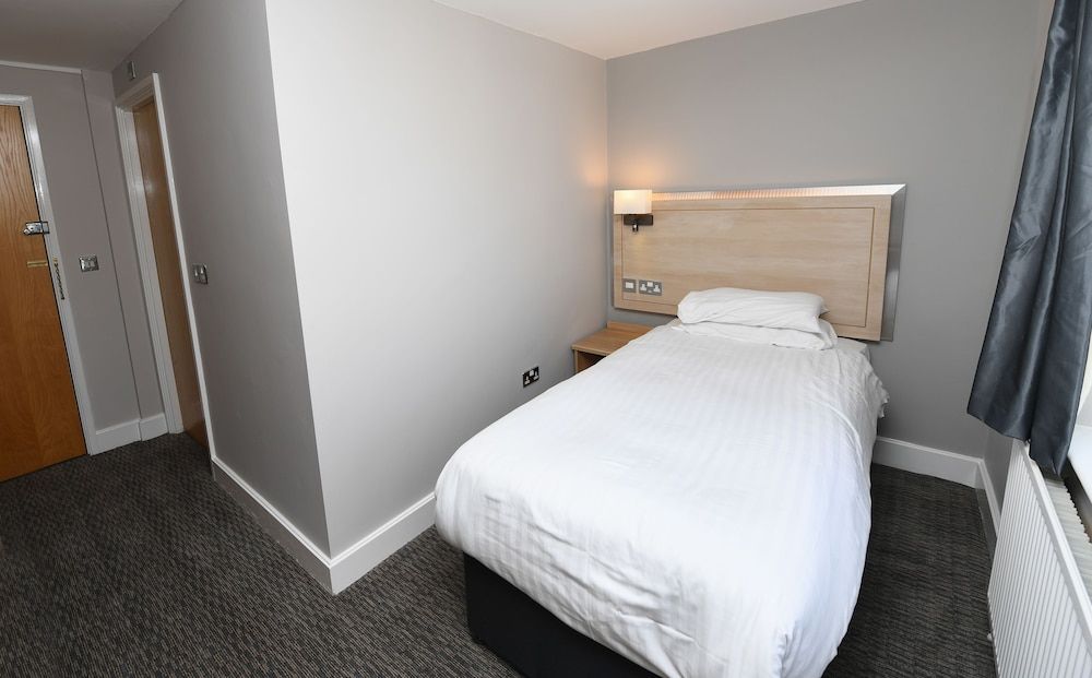 The Crown by Marston's Inns 3