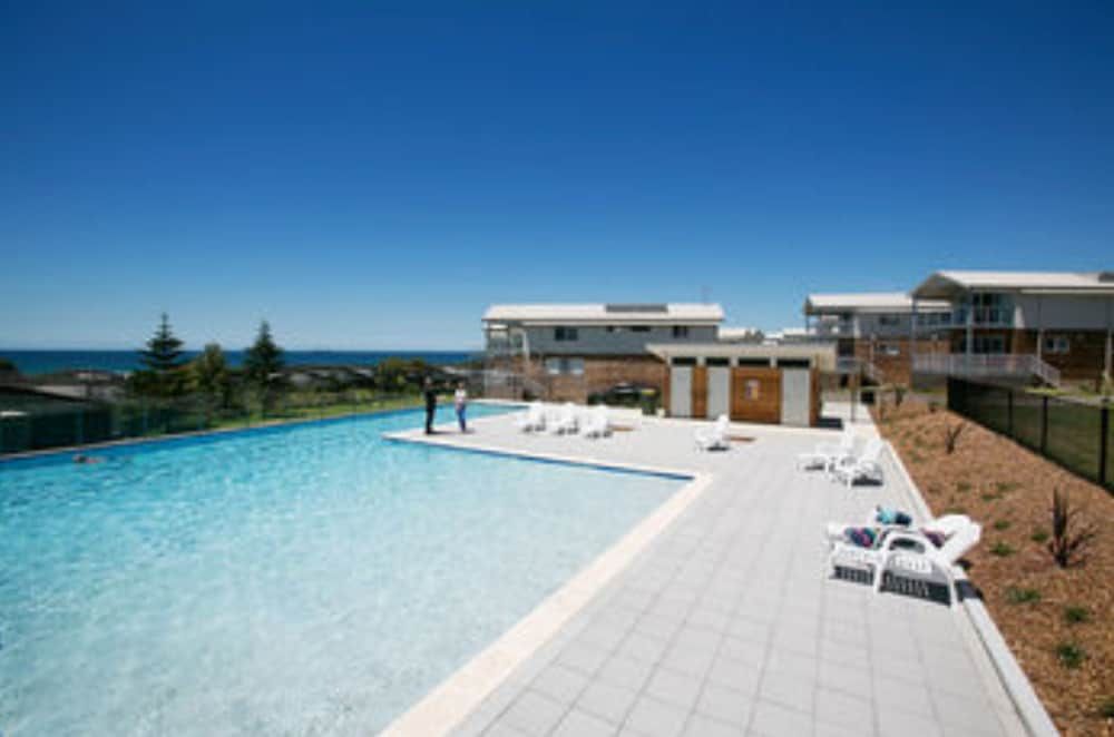 Caves Coastal Bar & Bungalows 4.5 stelle a Caves Beach